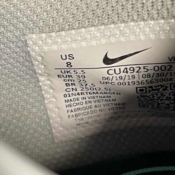 Nike Women's Air Max Motion 2 Casual Sneakers Sz 8 - Picture 7 of 8